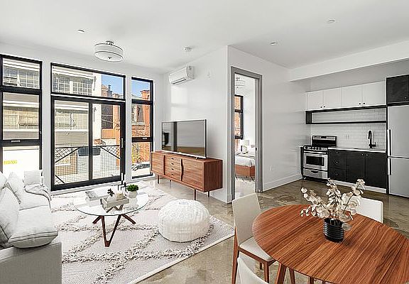 4th image of 30 Belvidere St #2C