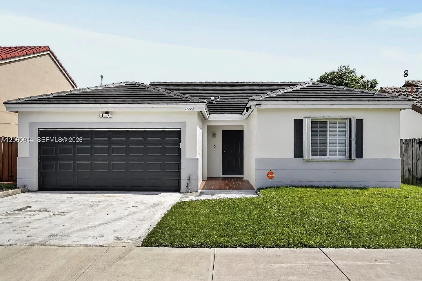3 bed, 1454 sqft, $3,700 — Photo 1