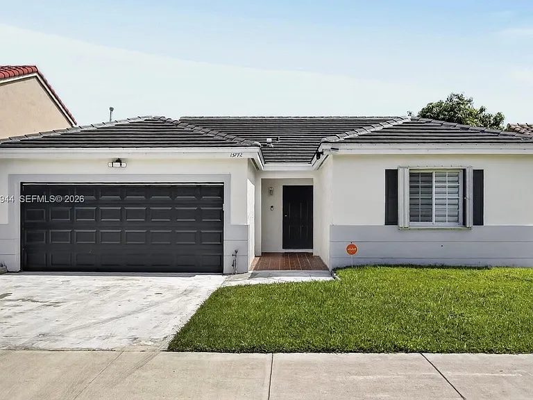 15772 SW 74th Ln — Photo 1