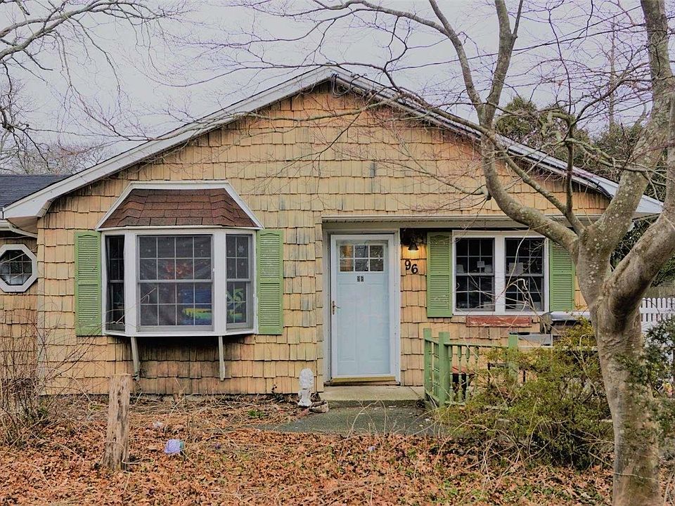 1st image of 96 Manor Drive