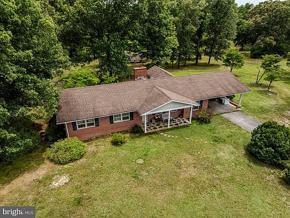 3rd image of 8858 Poindexter Rd