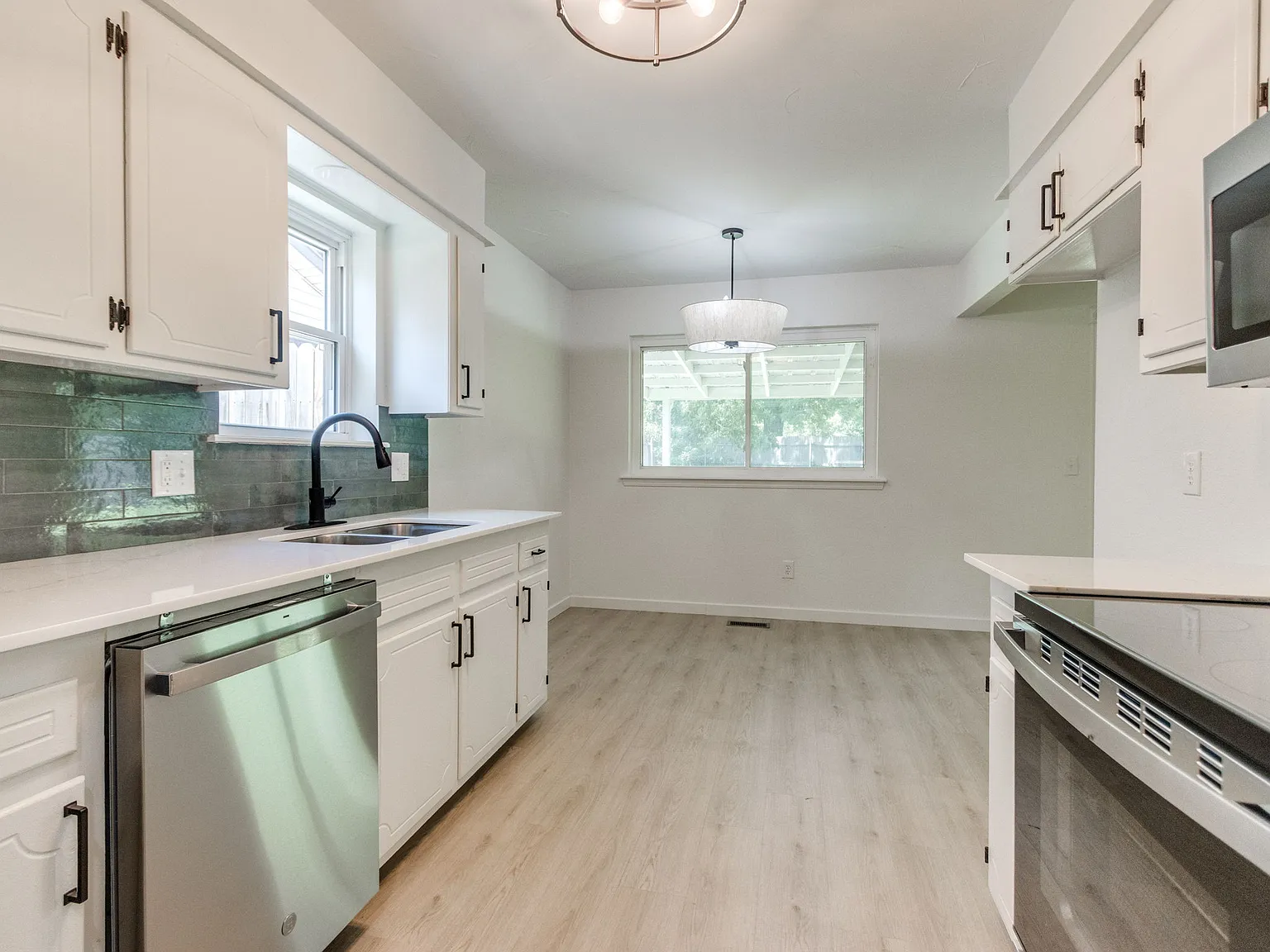 3 bed, 1232 sqft, $1,450 — Photo 3