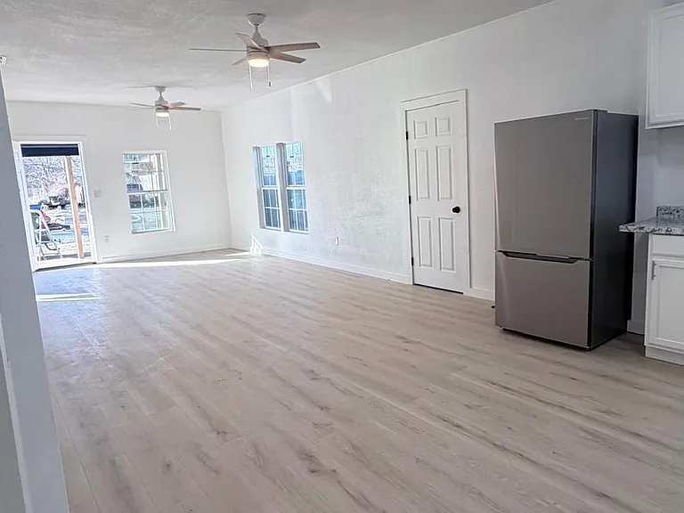 2503 Buchanan St — Photo 3