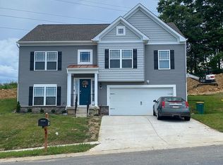 519 Hollengreen Dr, Waynesboro, PA 17268