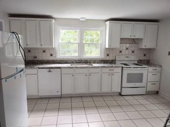 28 Canal View Dr Floor 1, Lawrence Township, NJ 08648