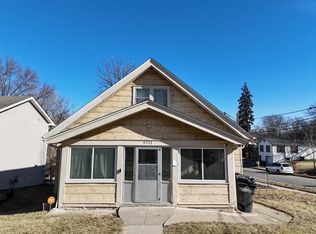 5711 SW 2nd St, Des Moines, IA 50315