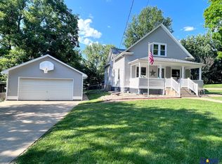 217 E Seward St, Seward, NE 68434