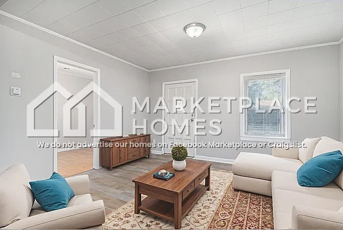 3 bed, 1.0 bath, 1052 sqft, $1,395 — Photo 3
