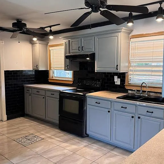210 Baker Ave — Photo 11