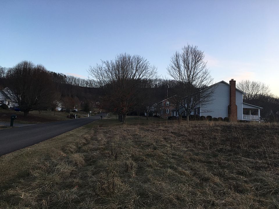 1st image of Triple Crown Rd