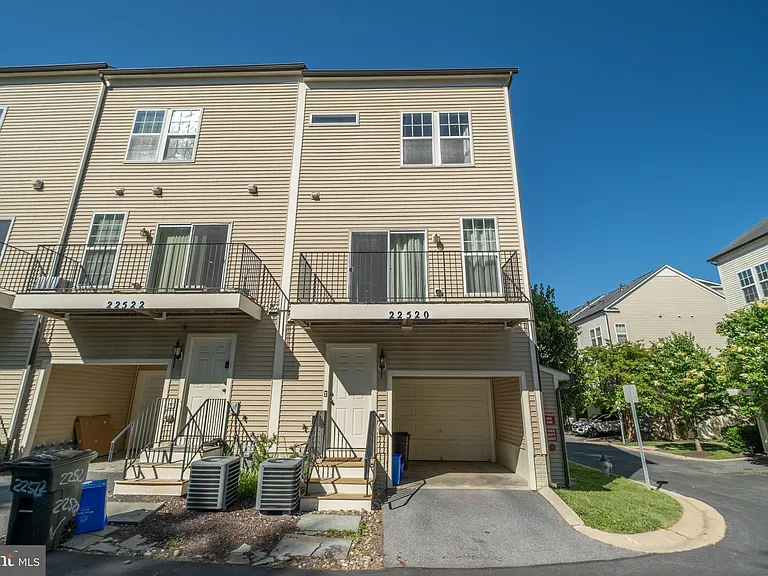 22520 Phillips St #401 — Photo 5