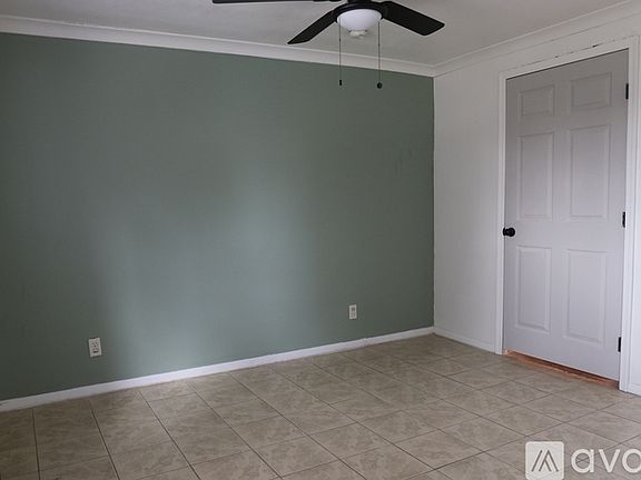 5th image of 1726 N 70th Dr #B