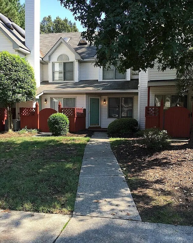 1 bed, 1.0 bath, 700 sqft, $1,210 — Photo 4