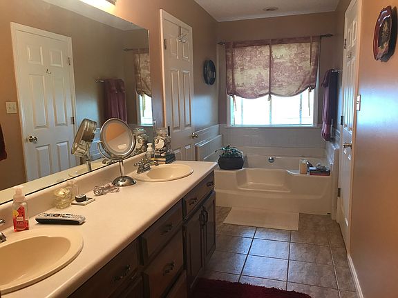 4th image of 4075 Liska Cir