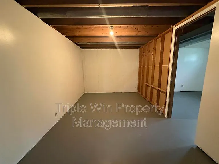2450 Jenkee Dr — Photo 27