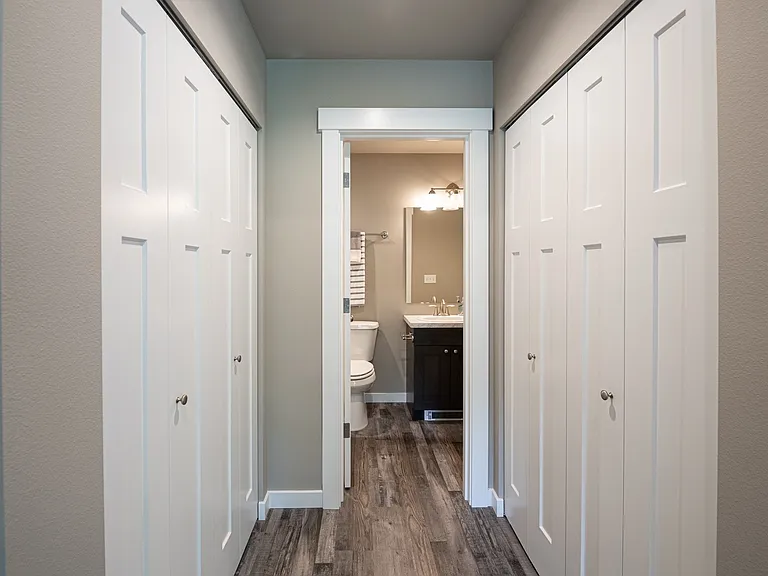 Townhomes/Apartments - 259 Se Ely St — Photo 29
