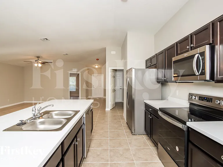 1161 Pluto St SE — Photo 6