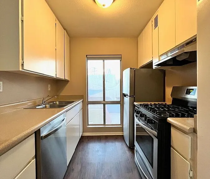 1701 W Tuckey Ln #225 — Photo 9