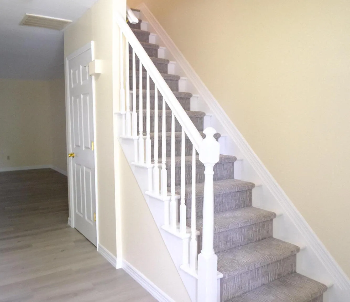2 bed, 1.5 bath, 1298 sqft, $3,350 — Photo 2