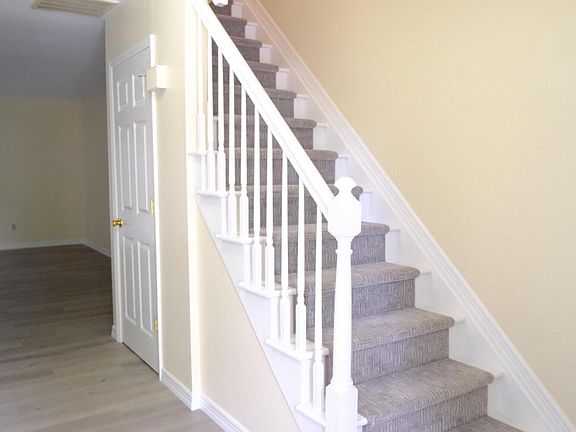 2nd image of 93 Oak Ln