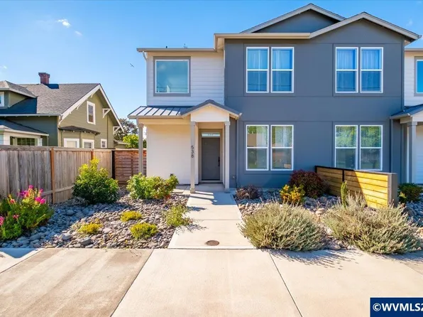 538 S 7th St, Independence, OR 97351