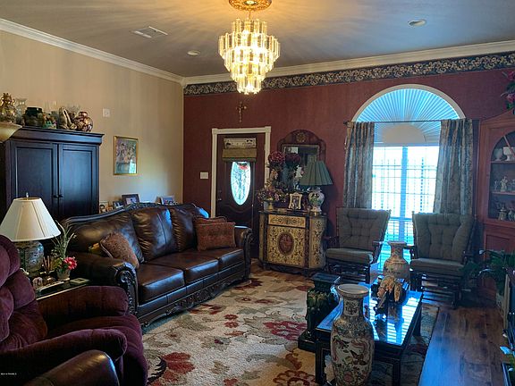 2nd image of 10701 Beverly Dr
