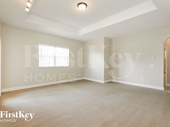 5th image of 1020 Robin Ln