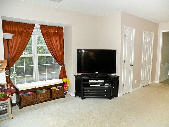 3rd image of 12610 Fair Crest Ct