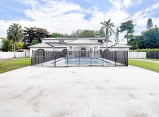 425 SW 129th Ave, Miami, FL 33184