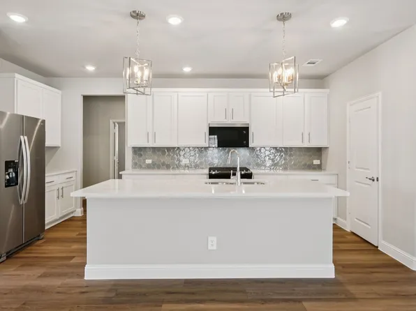 2211 Horseshoe Ln, Seagoville, TX 75159