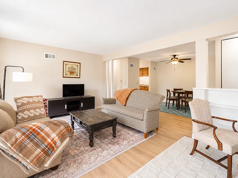 530 Shorely Dr #104 — Photo 3