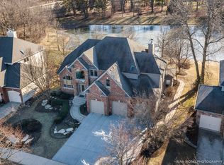 2095 Red Maple Ln, Aurora, IL 60502