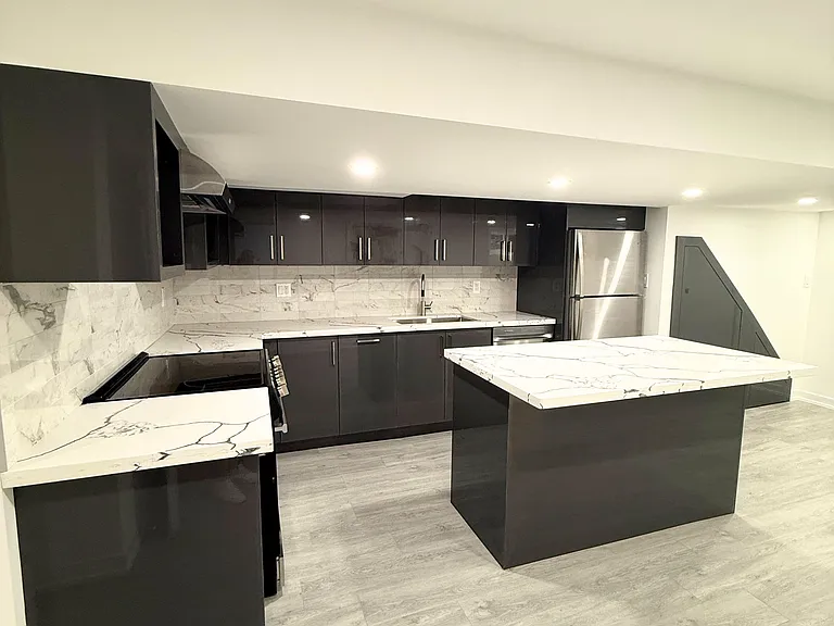 1190 Dovercourt Rd #BSMNT — Photo 1