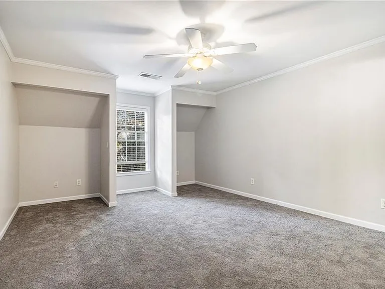 960 Landmark Dr — Photo 30