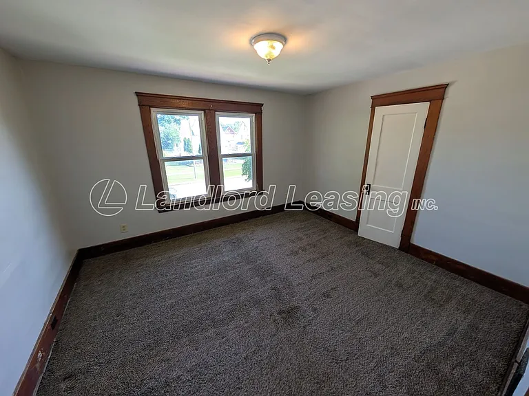 1850 E 33rd St — Photo 10