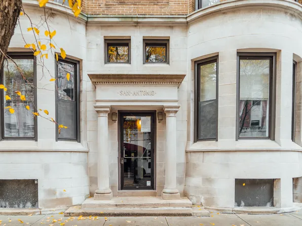 12 W Chestnut St APT 2, Chicago, IL 60610