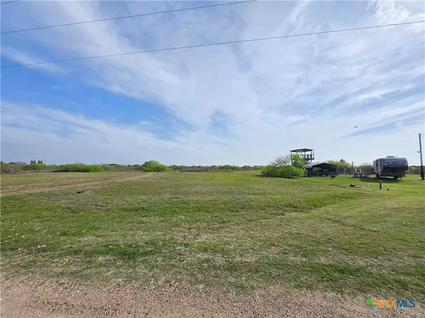 11 King Crab Rd, Palacios, TX 77465