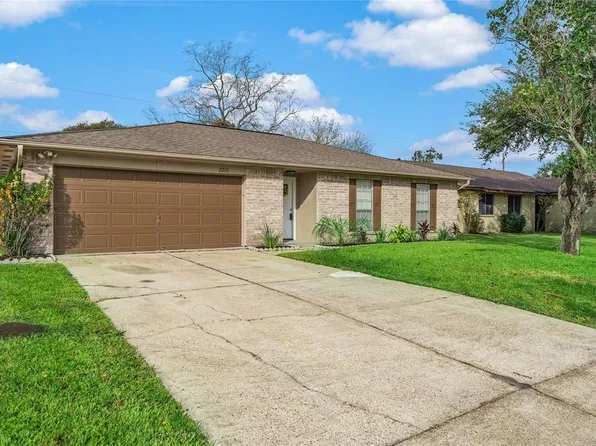 2212 Mocking Bird Ln, La Porte, TX 77571