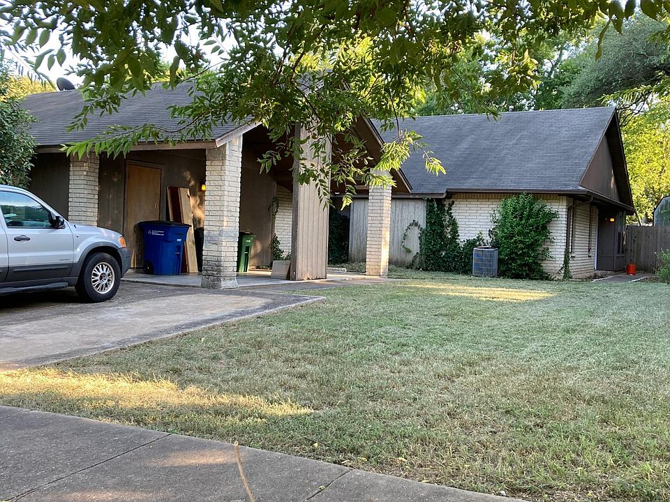 Duplex, side B. Entrance on side.