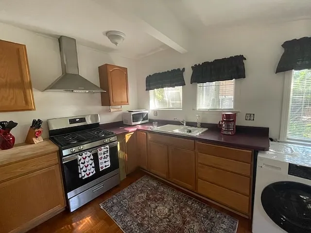 Fully equipped kitchen with new gas stove