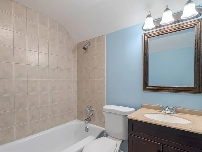 142 E Meadow Rd — Photo 20
