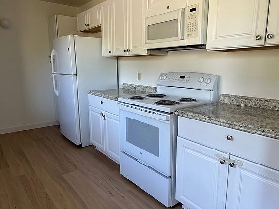4th image of 1121 Chino St APT 4