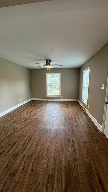 2nd image of 1323 Edgewater Dr #1323