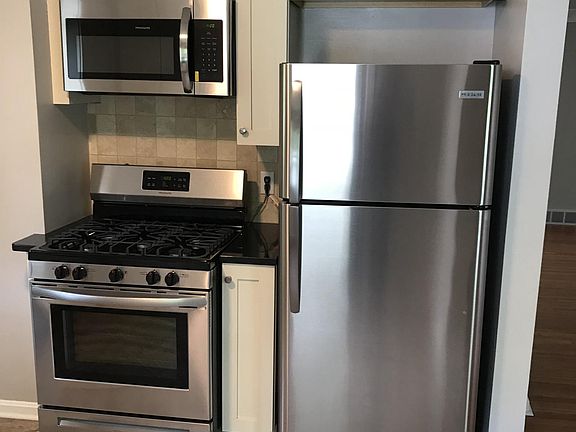 5th image of 4517 Shirley Dr
