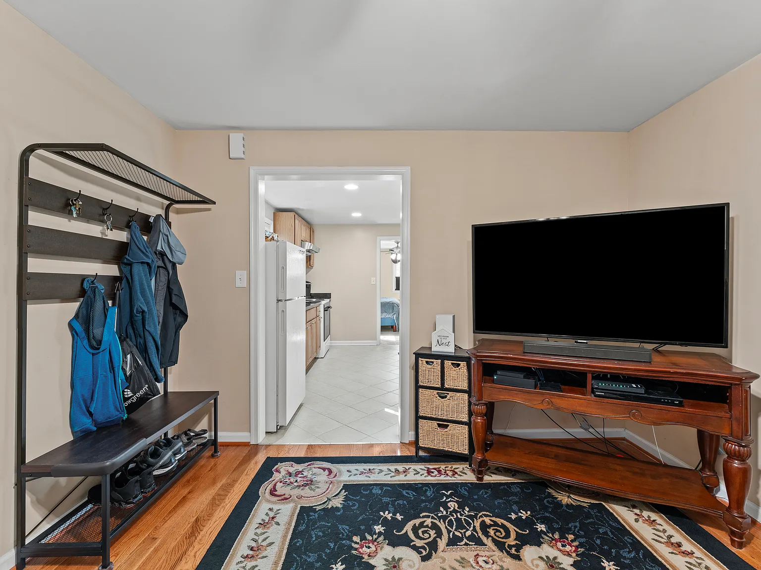 1 bed, 875 sqft, $1,350 — Photo 3