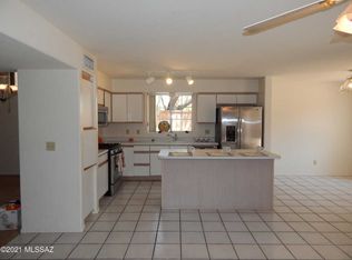 10210 N Fox Hunt Ln, Tucson, AZ 85737