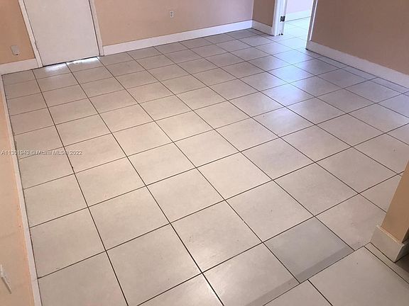 5th image of 15960 NE 19th Pl #1