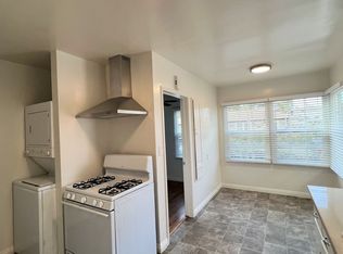 913 W 19th St #917, Long Beach, CA 90806