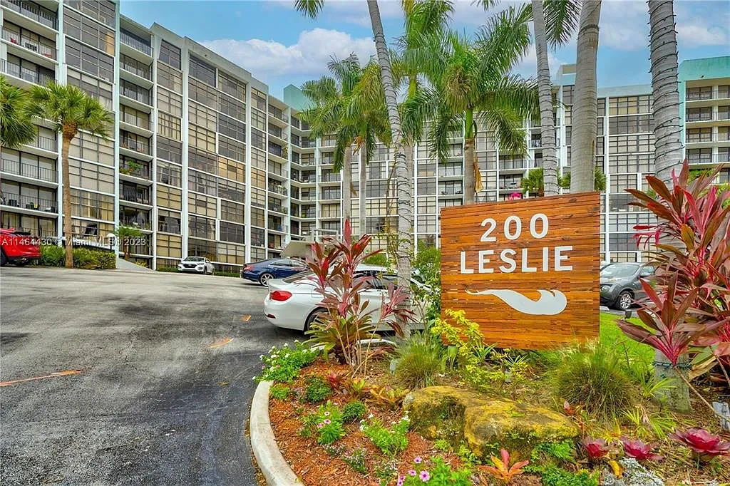 Building Photo - 200 Leslie Dr #1128