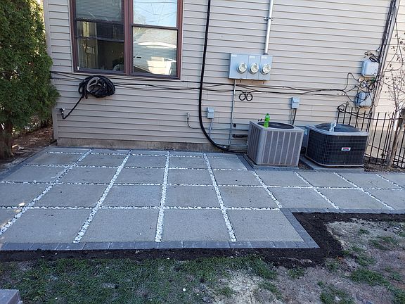 3rd image of 2521 N Luna Ave #2